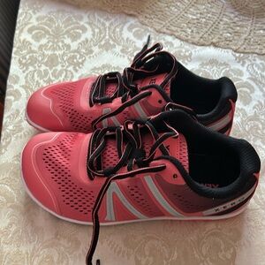 Xero Women’s HFS barefoot running sneakers coral hush size 5